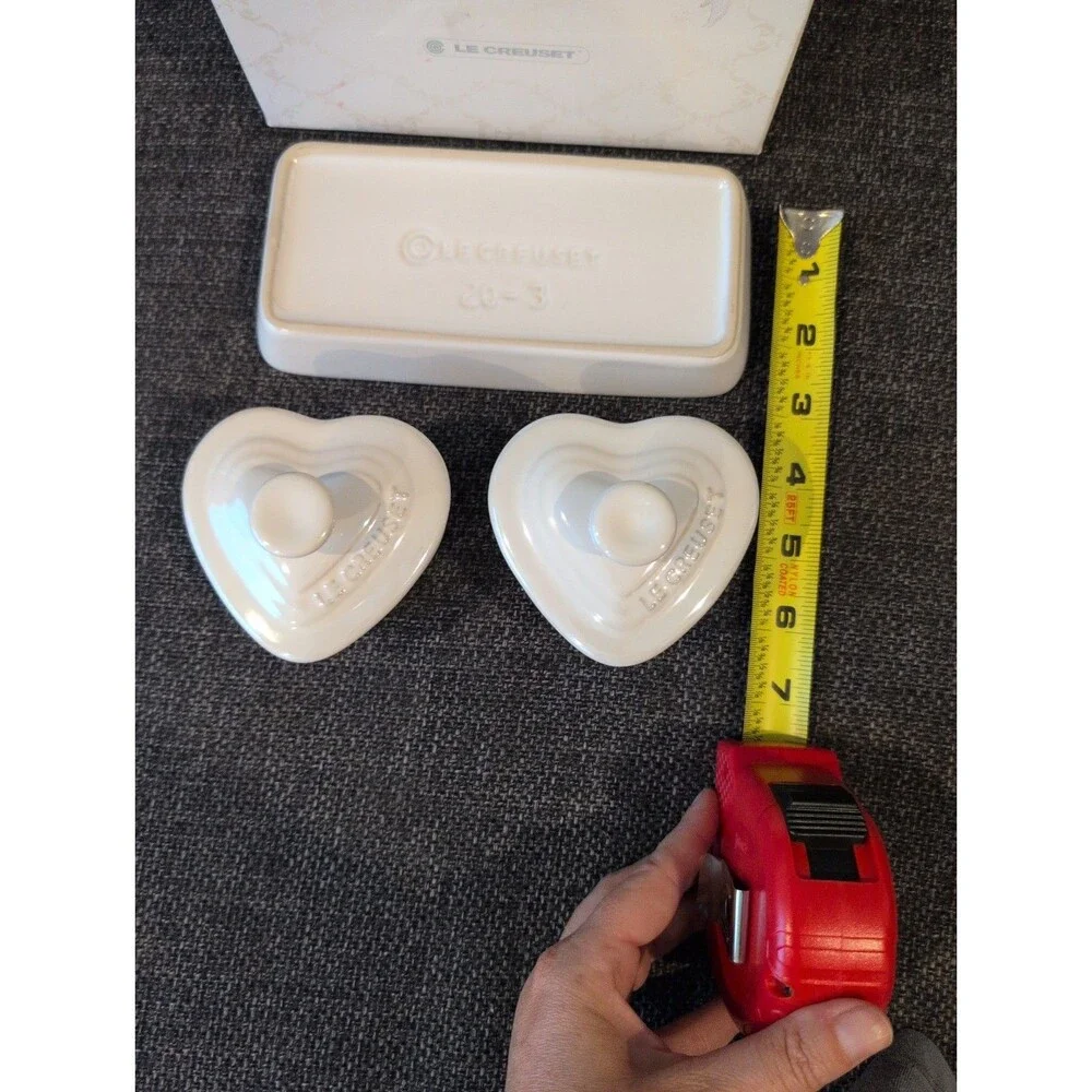 Le Creuset Petite Ramekin Heart Set Of 2. Pearlized White D'Amour 910223-00